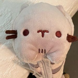 Gray and white Pusheen children’s purse